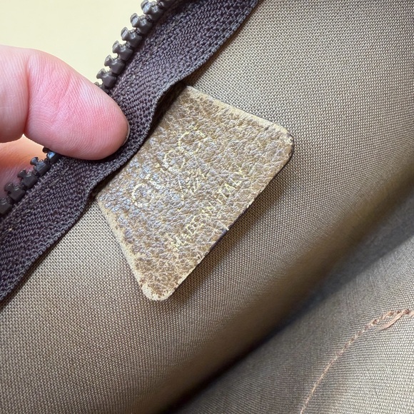 GUCCI SHOULDER BAG (BROKEN STRAP, RUBBING) - Picture 9 of 9